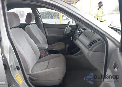 2004 Toyota Camry Le z USA, uszkodzony, nr VIN 4T1BE30K84U371222